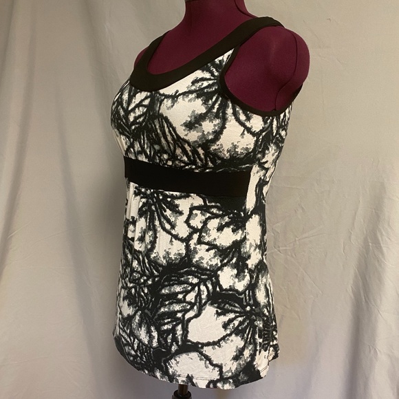 Libra dressy tank - Picture 2 of 5